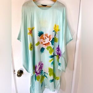 Absolutely stunning 100%silk Mumu top